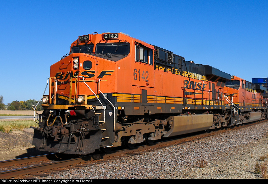 BNSF 6142